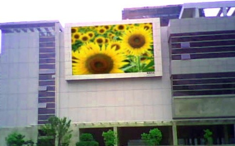 成都led顯示屏廠家：使用全彩led屏需注意哪些事項(xiàng)？