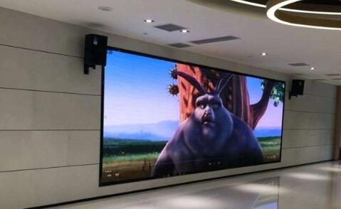 成都LED顯示屏廠家：室內(nèi)全彩屏的優(yōu)點有哪些？